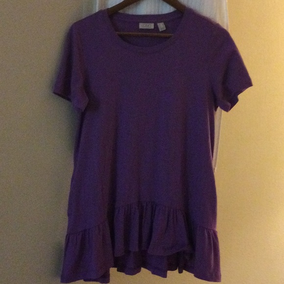 LOGO Sm short sleeve 2 pockets high low hem. - Picture 8 of 12